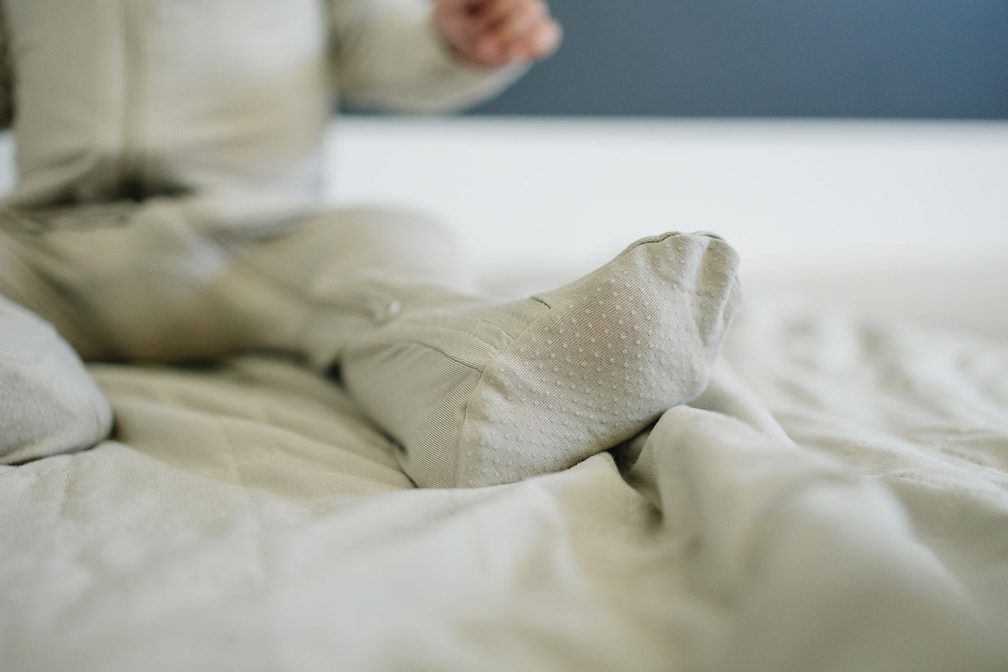 Mebie Baby Bamboo Footed Romper - Oatmeal