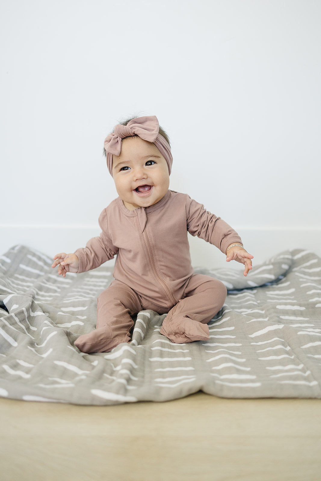 Mebie Baby Bamboo Footed Romper - Dusty Rose