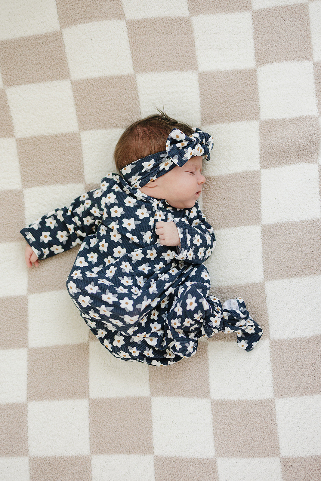 Mebie Baby Bamboo Knot Gown - Navy Daisy