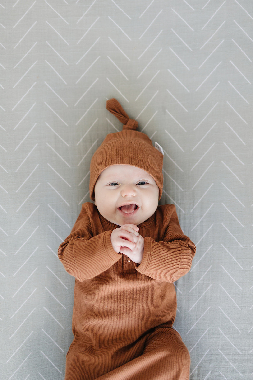 Mebie Baby Ribbed Knot Hat - Rust