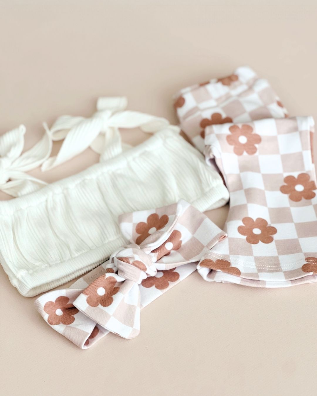 LPK Flare Set - Latte Daisy