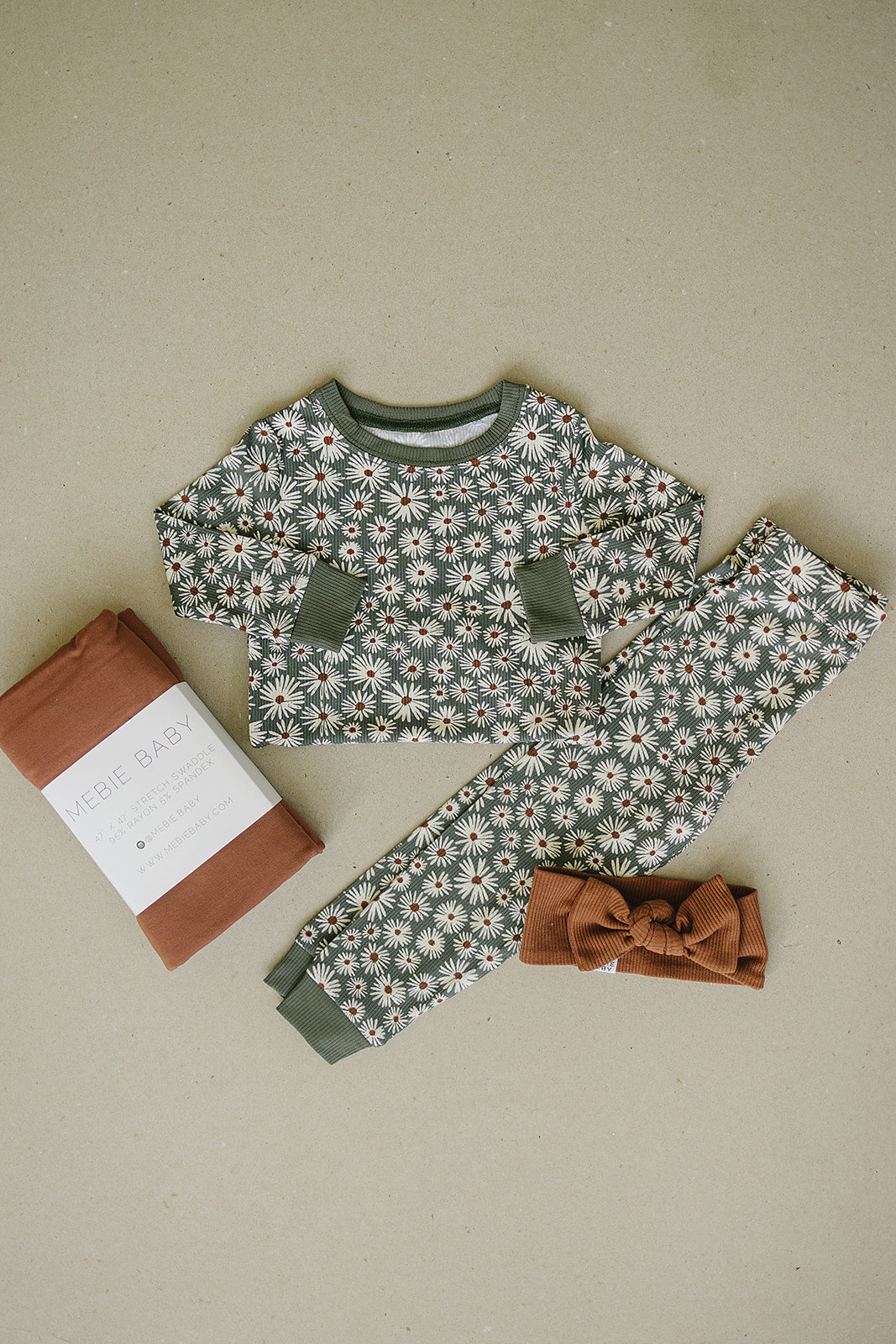 Mebie Baby Bamboo Cozy Set - Dark Green Daisy