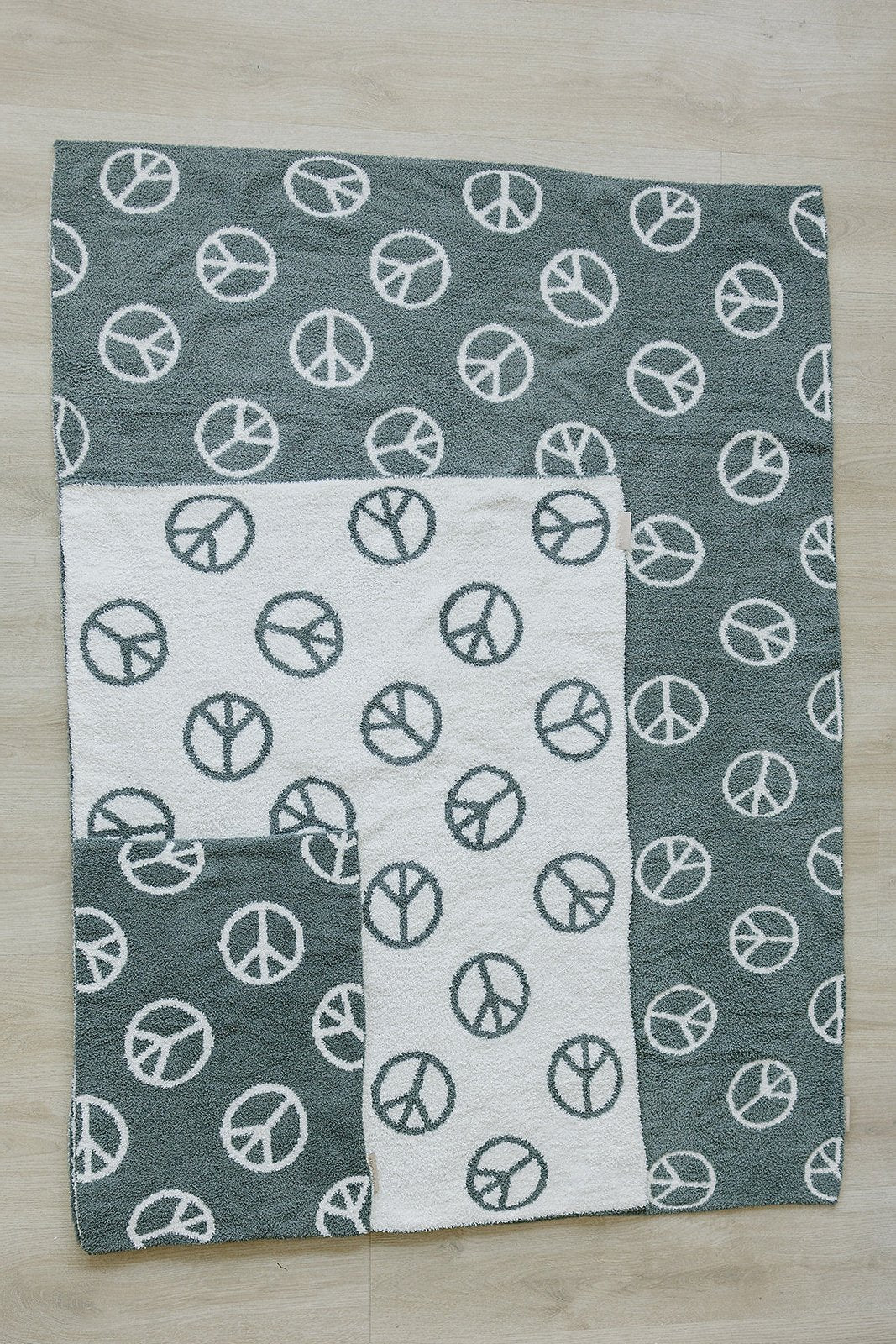 Mebie Baby Plush Blanket - Peace