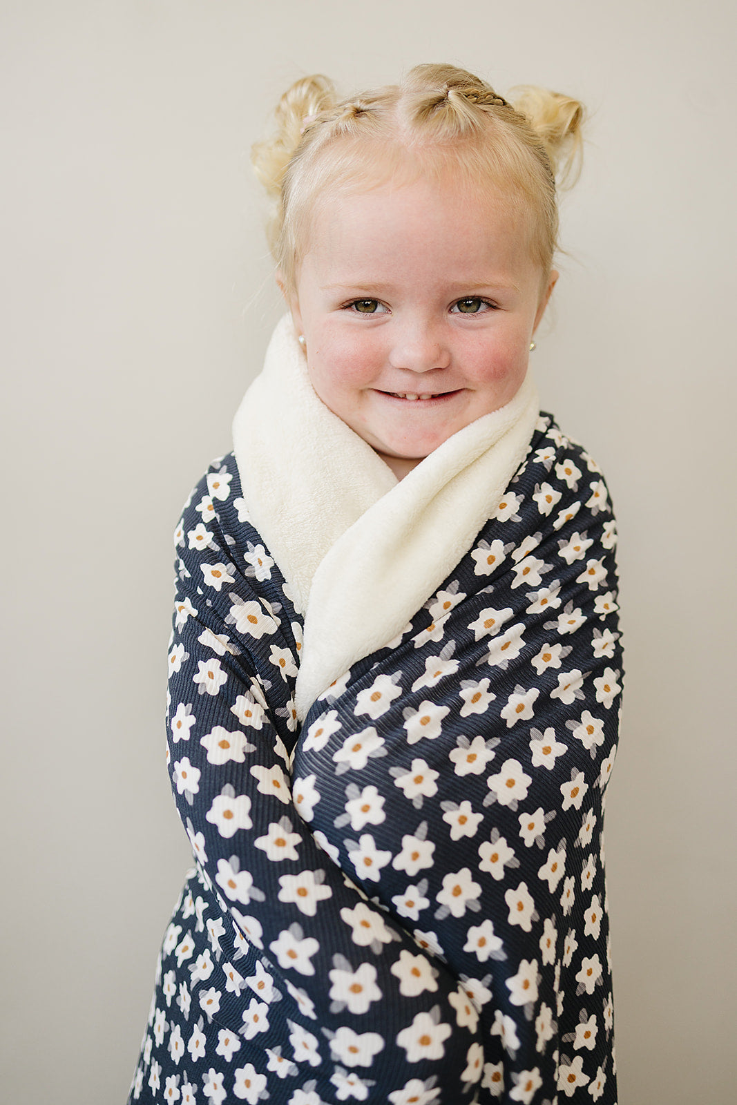 Mebie Baby Bamboo Fleece Quilt - Navy Daisy