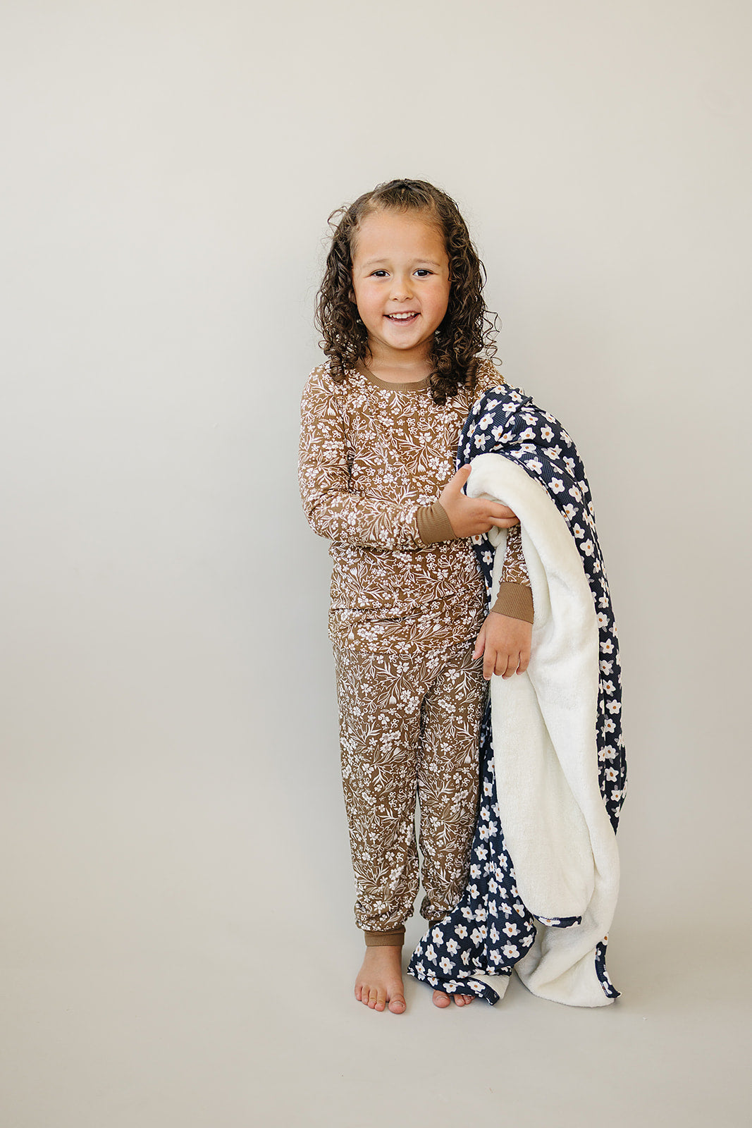 Mebie Baby Bamboo Fleece Quilt - Navy Daisy