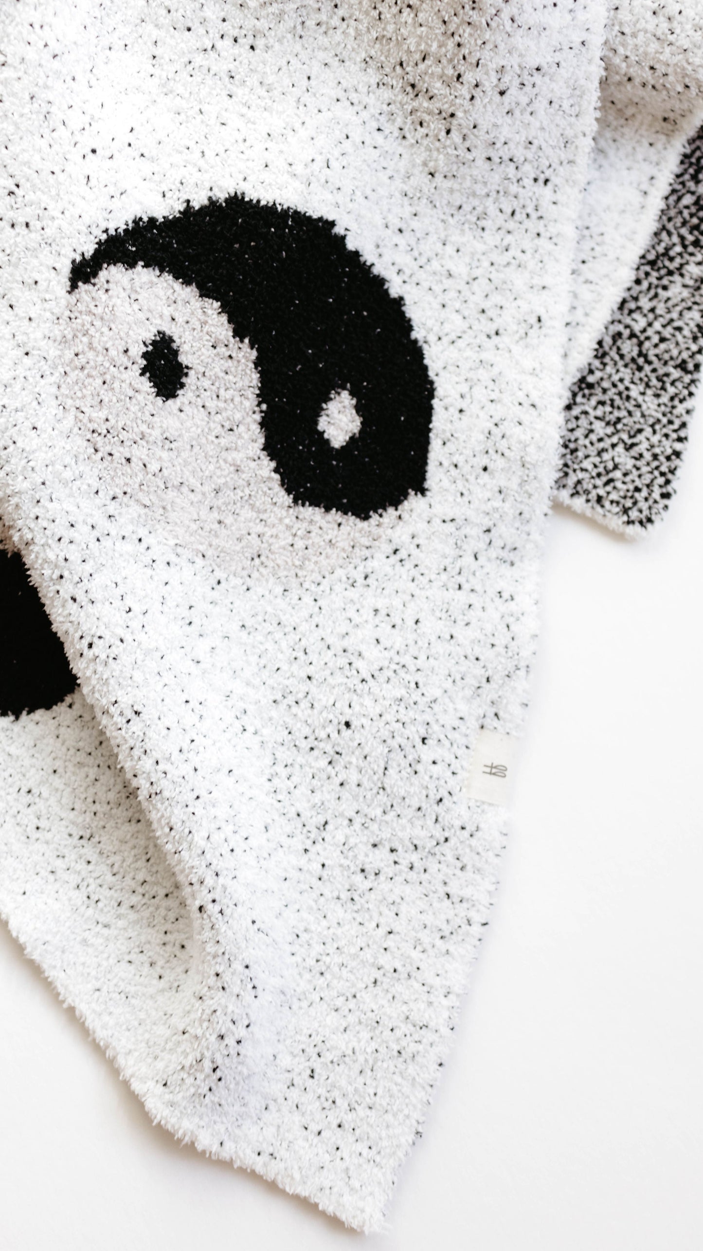 Forever French Plush Blanket - Black & White Yin Yang